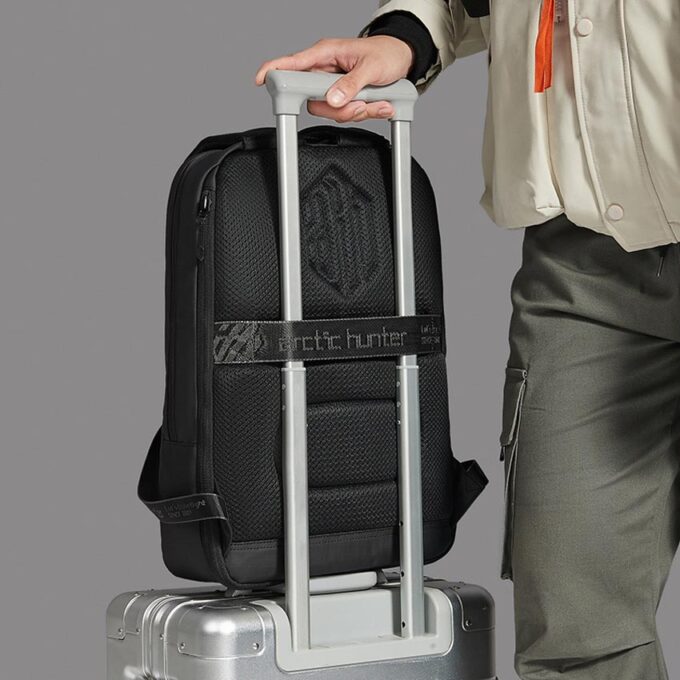 00529-black-trolley